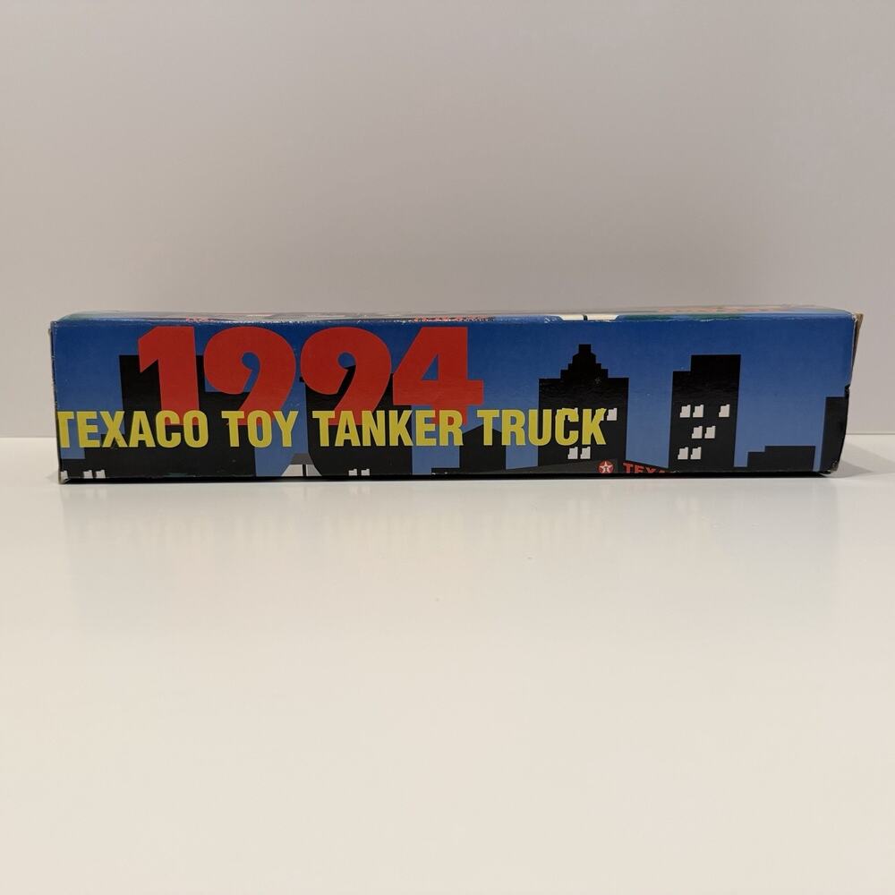 Vintage Texaco 1994 Toy Tanker Truck LIGHT SOUND 1st in SERIES In Box - Picture 2 of 7
